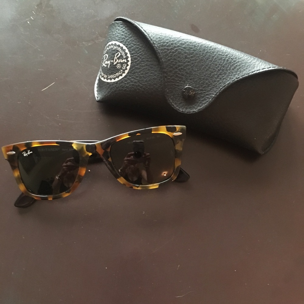 Women’s Ray-Ban Tortoise Shell Wayfarer Sunglasses